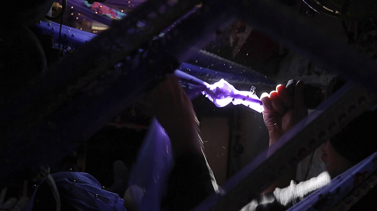 Cette image a un attribut alt vide ; le nom du fichier est in-virtus-belly.jpg